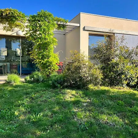 Holiday home Le Cube Des Garrigues