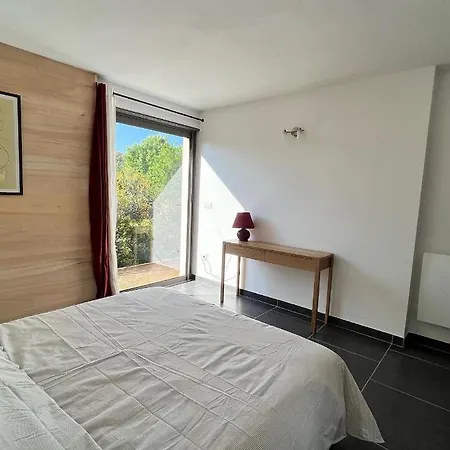 Дом отдыха Le Cube Des Garrigues