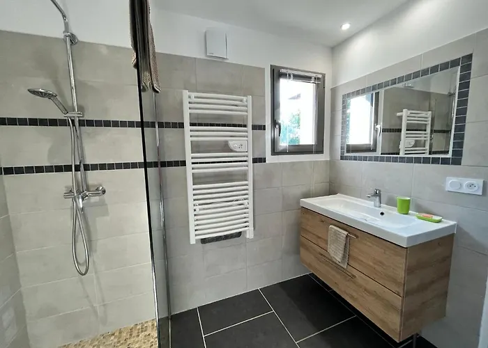 Le Cube Des Garrigues Ferienhaus *