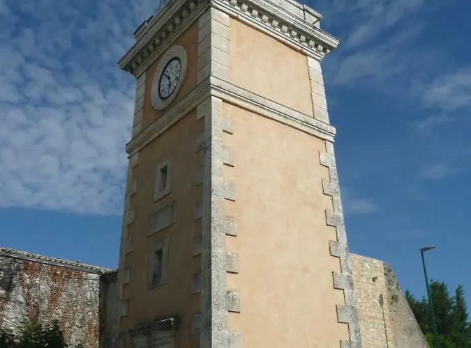 Le Cube Des Garrigues Tatil Evi